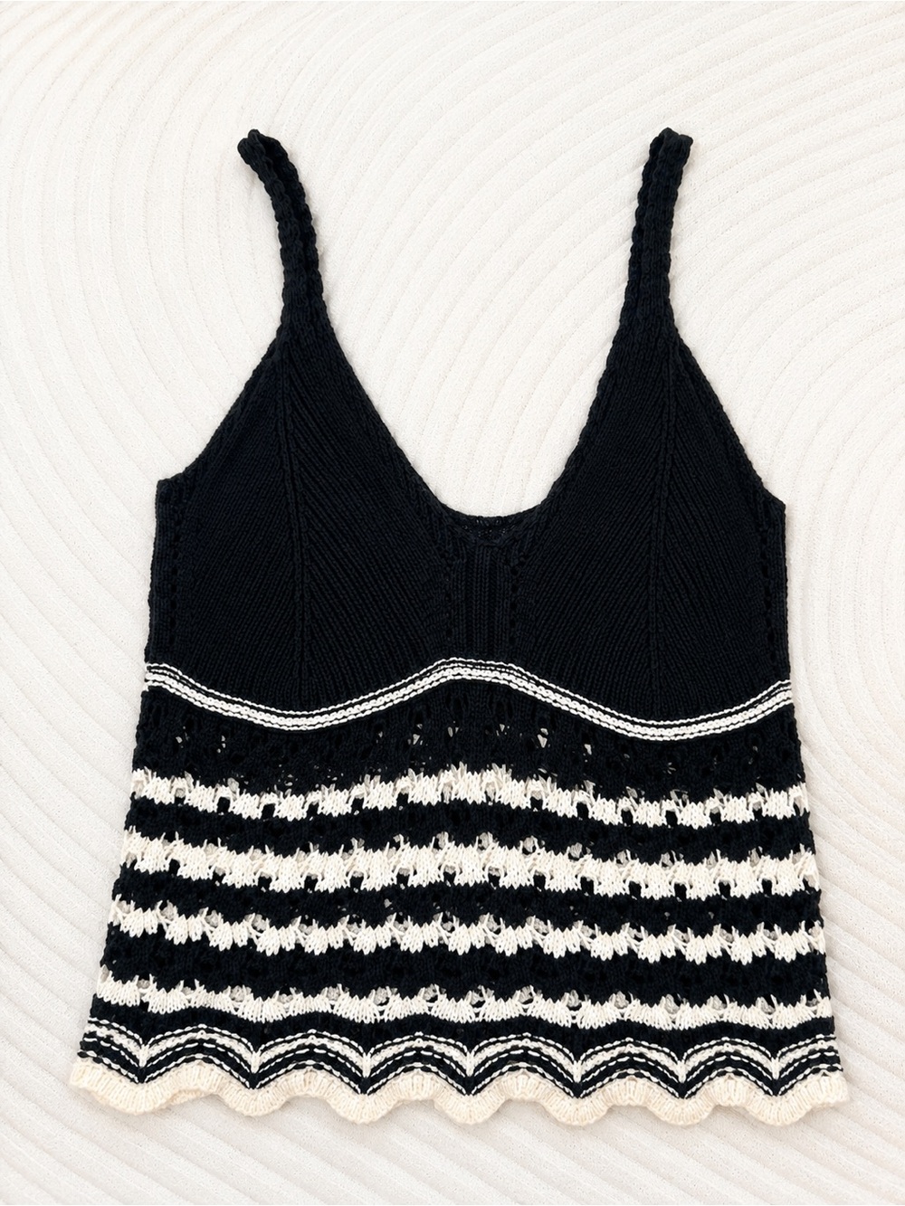 American Eagle black and cream crochet knit tank